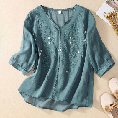 Maeve - Geborduurde Blouse met V-hals