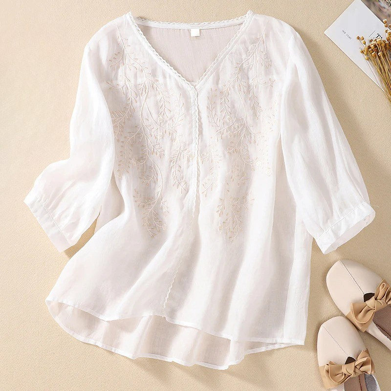 Maeve - Geborduurde Blouse met V-hals
